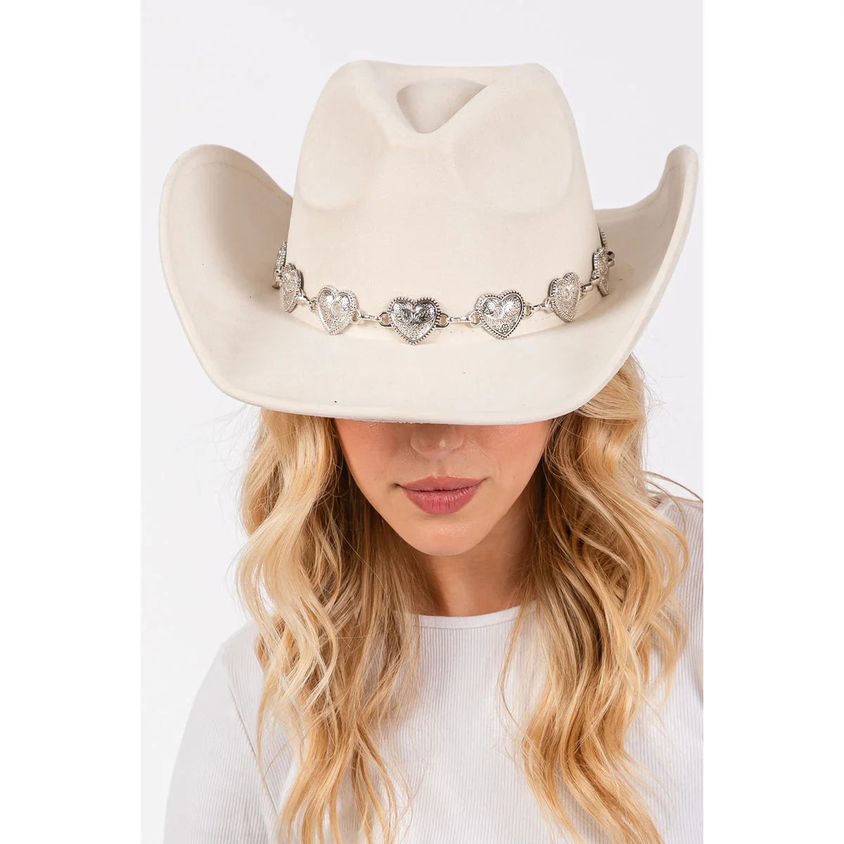 White cowboy hat with heart charms band and silver heart-link decoration