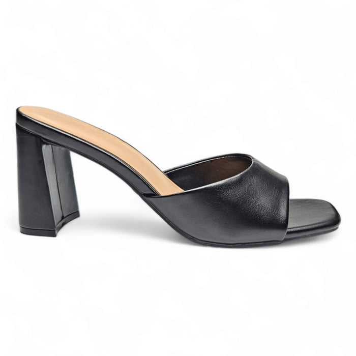 Black leather Everlasting One Band Mule with a chunky square heel for stylish comfort