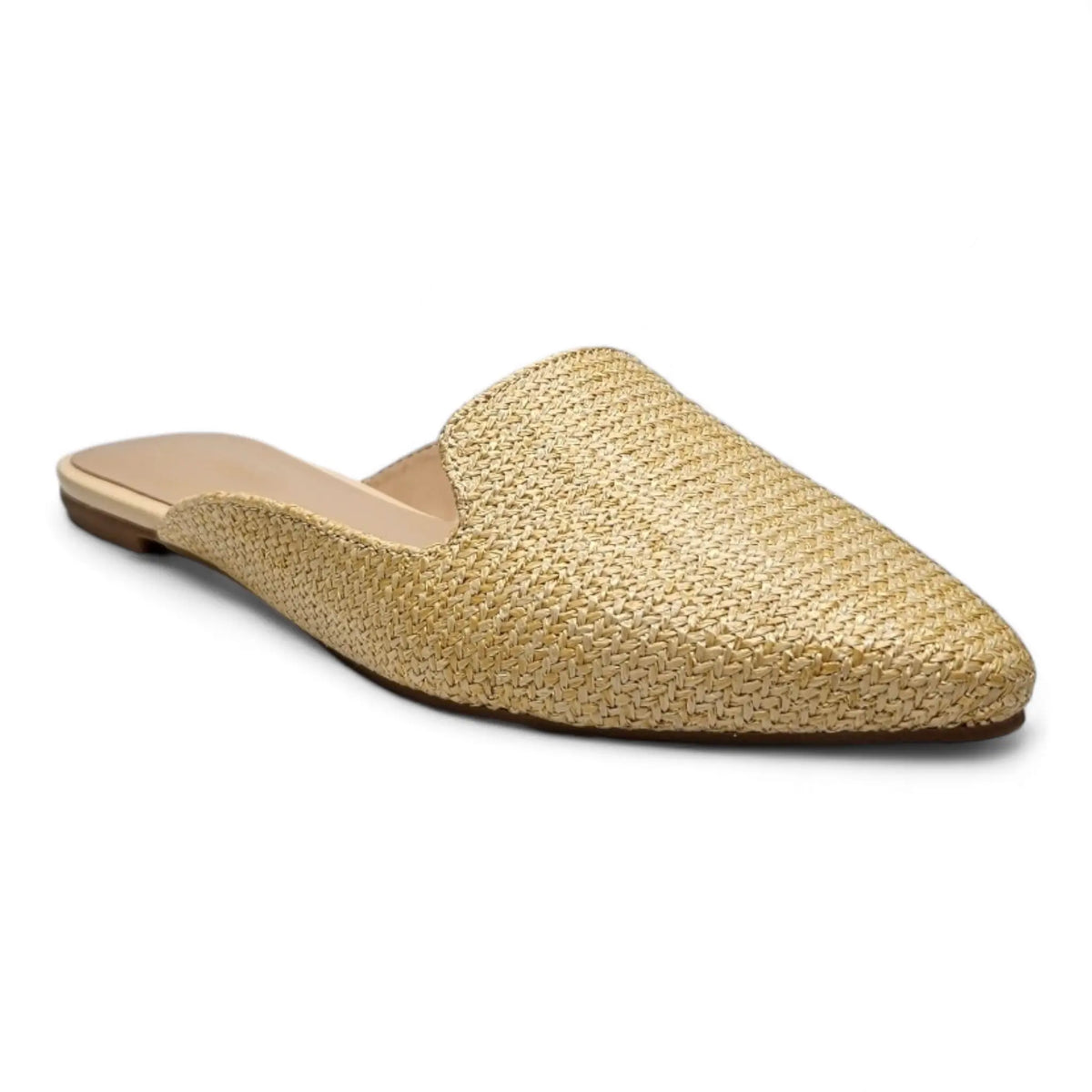 Woven straw raffia mules with pointed toe and flat sole for stylish comfort