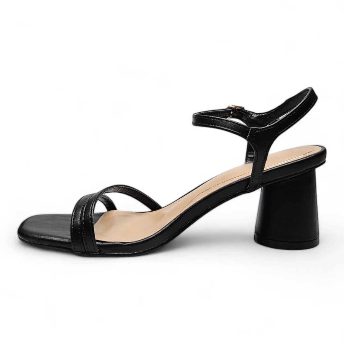 Black strappy sandal with chunky cylindrical heel for a secure fit, Kind Cylinder Heel