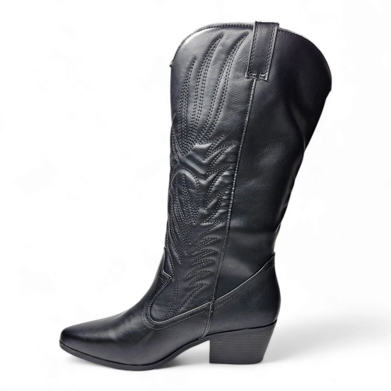 Black leather Montana Western Boot with intricate embroidery and a pointed toe