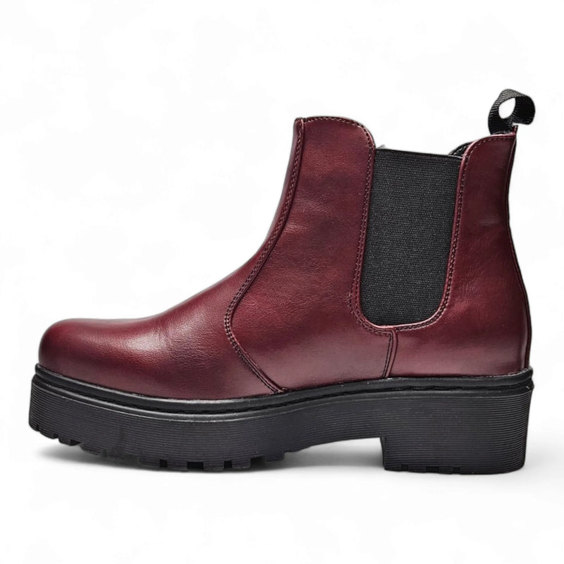 Burgundy leather Rock’n Chelsea Boot with chunky black platform sole for stylish comfort