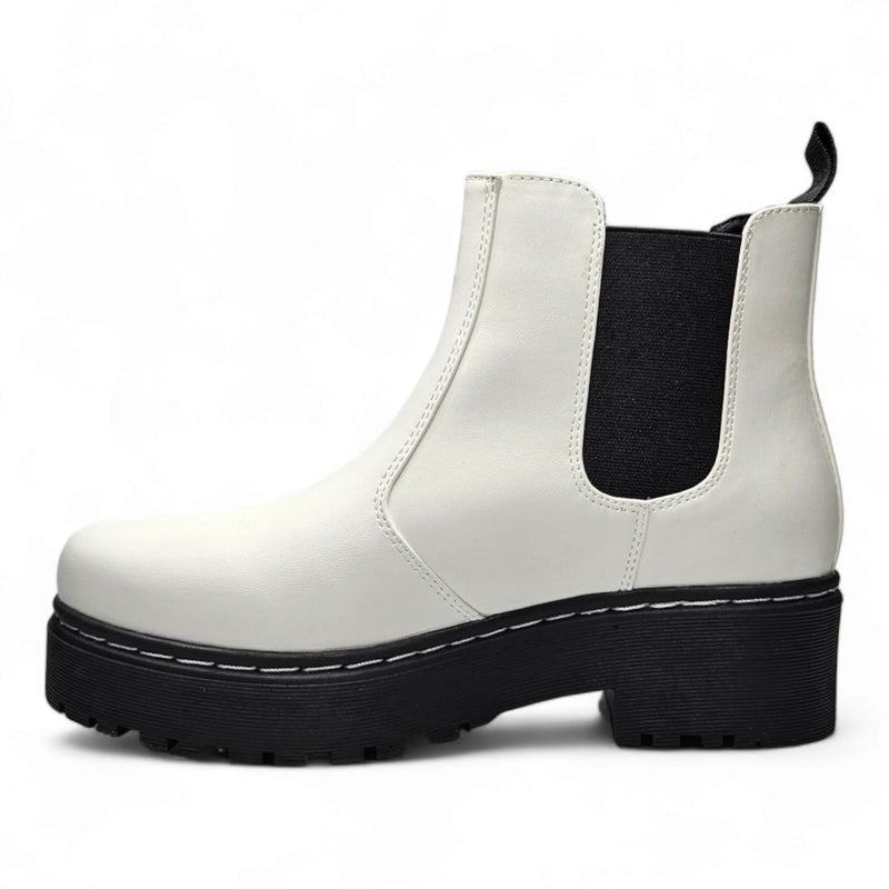 White leather Rock’n Chelsea Boot with chunky black platform sole for stylish comfort