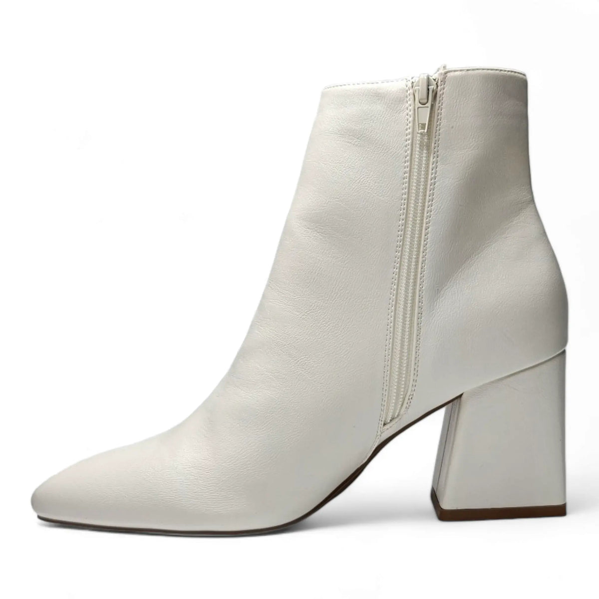 White leather ankle boot with chunky heel and side zipper from Simply Pointed