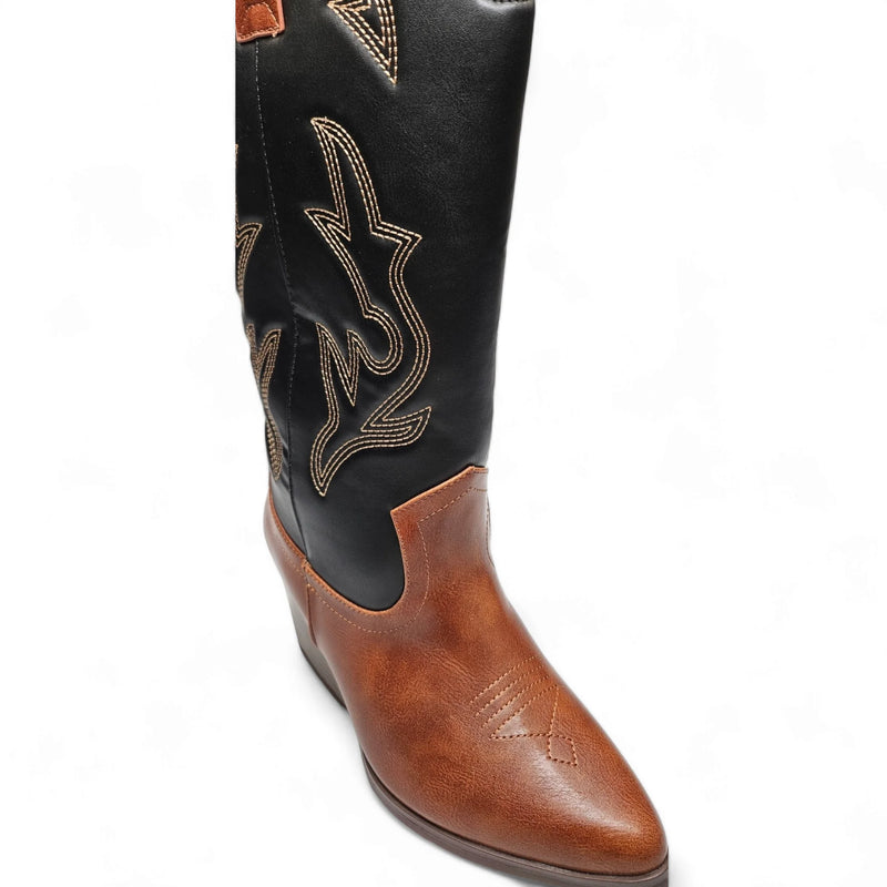 Western-style Wild West Wonder Boots featuring two-tone brown and black leather design