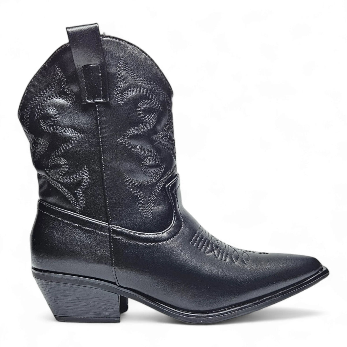 Black leather cowboy boot Willa Wonka with decorative stitching and pointed toe